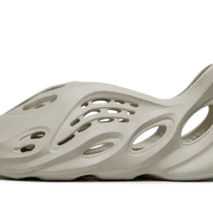 Yeezy Foam RNNR Sand