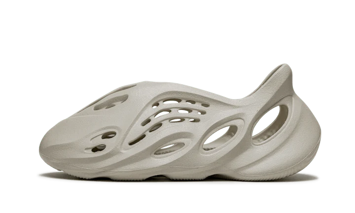 Yeezy Foam RNNR Sand – Image 2