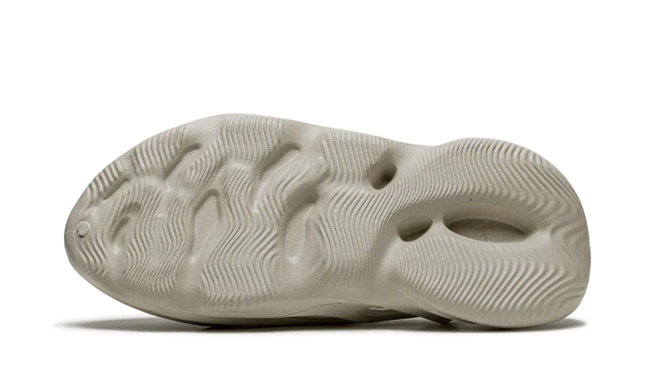 Yeezy Foam RNNR Sand – Image 5