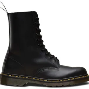Dr. Martens 1490 Black Smooth Leather