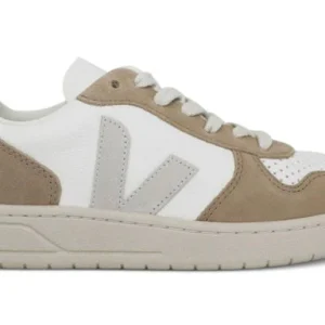 Veja V-10 Extra White Natural Sahara